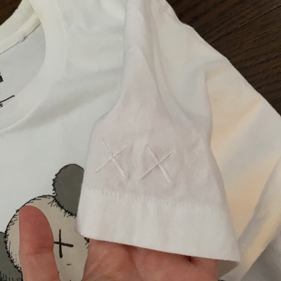 KAWS x Uniqlo x Sesame Street Group Tee White - Picture 3 of 4